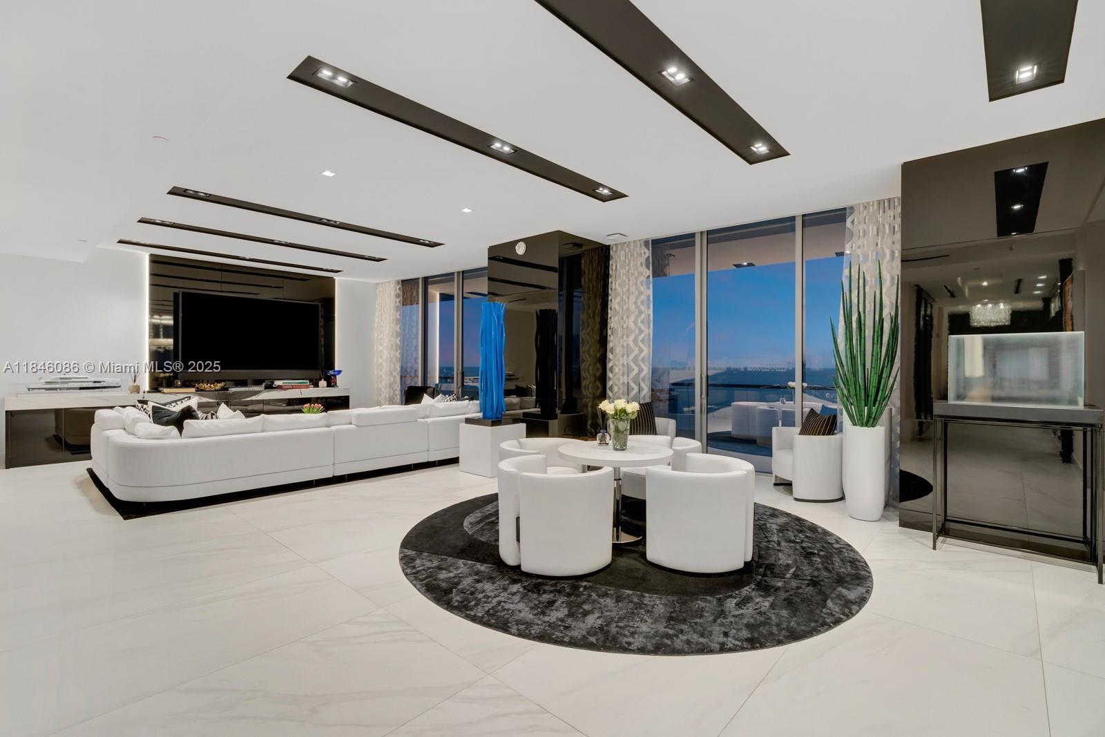 Turnberry Ocean Club - Residential