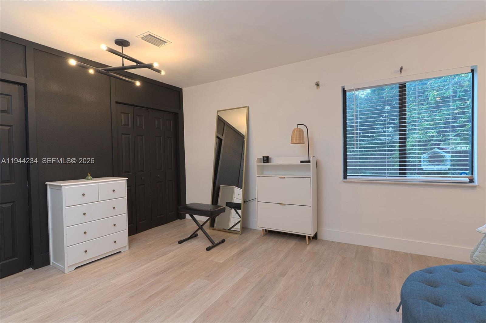 OVERBROOK SHORES NO 3 - Residential