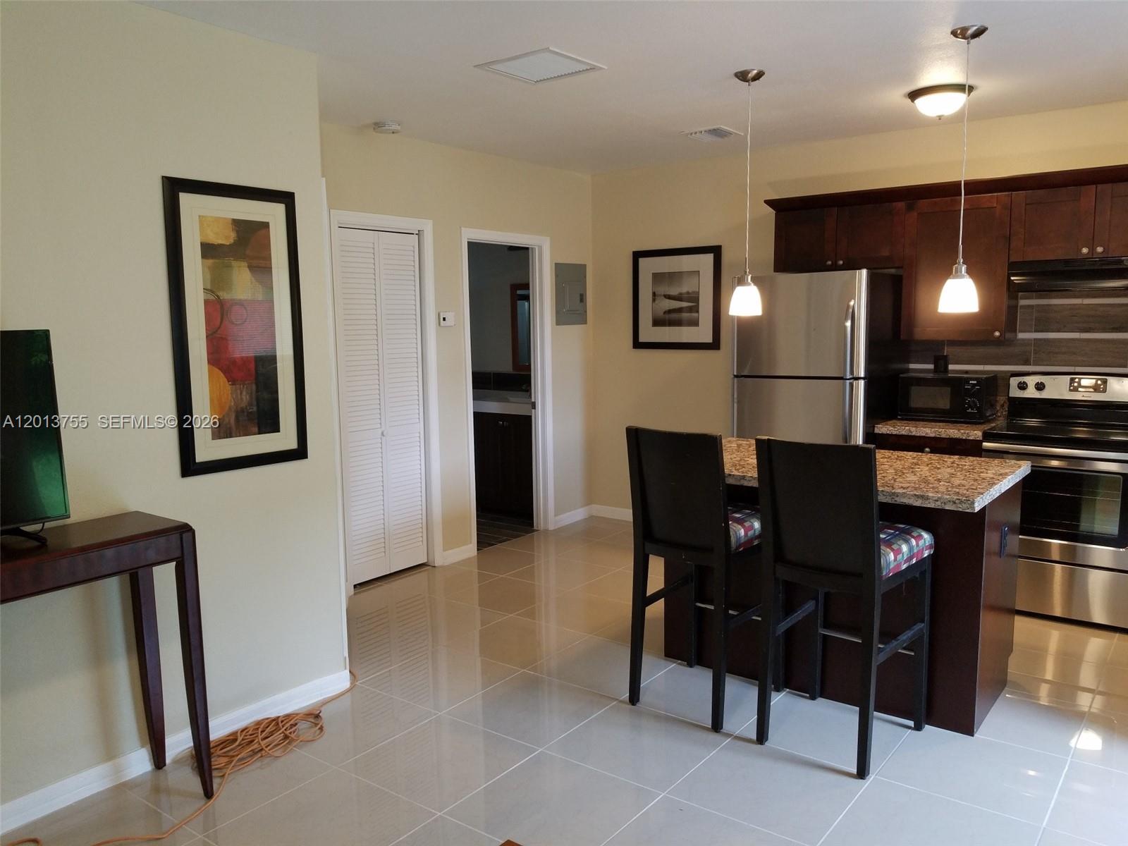 HOLLYWOOD SOUTH SIDE ADD - Residential Lease