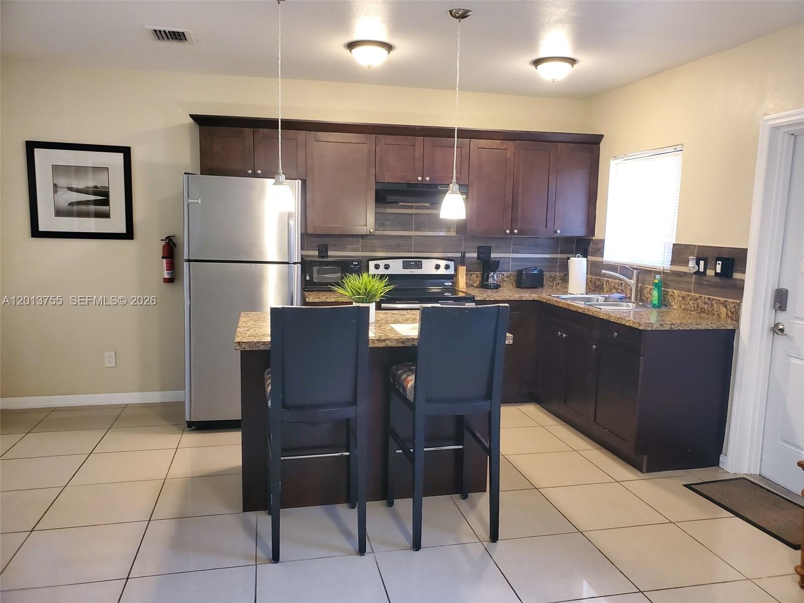 HOLLYWOOD SOUTH SIDE ADD - Residential Lease