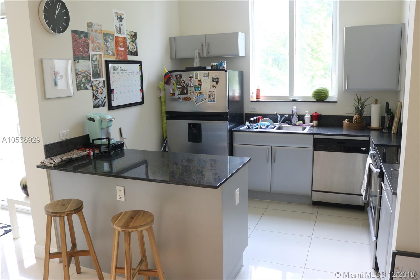 TERRAZAS RIVERPARK VILLAG - Residential Lease