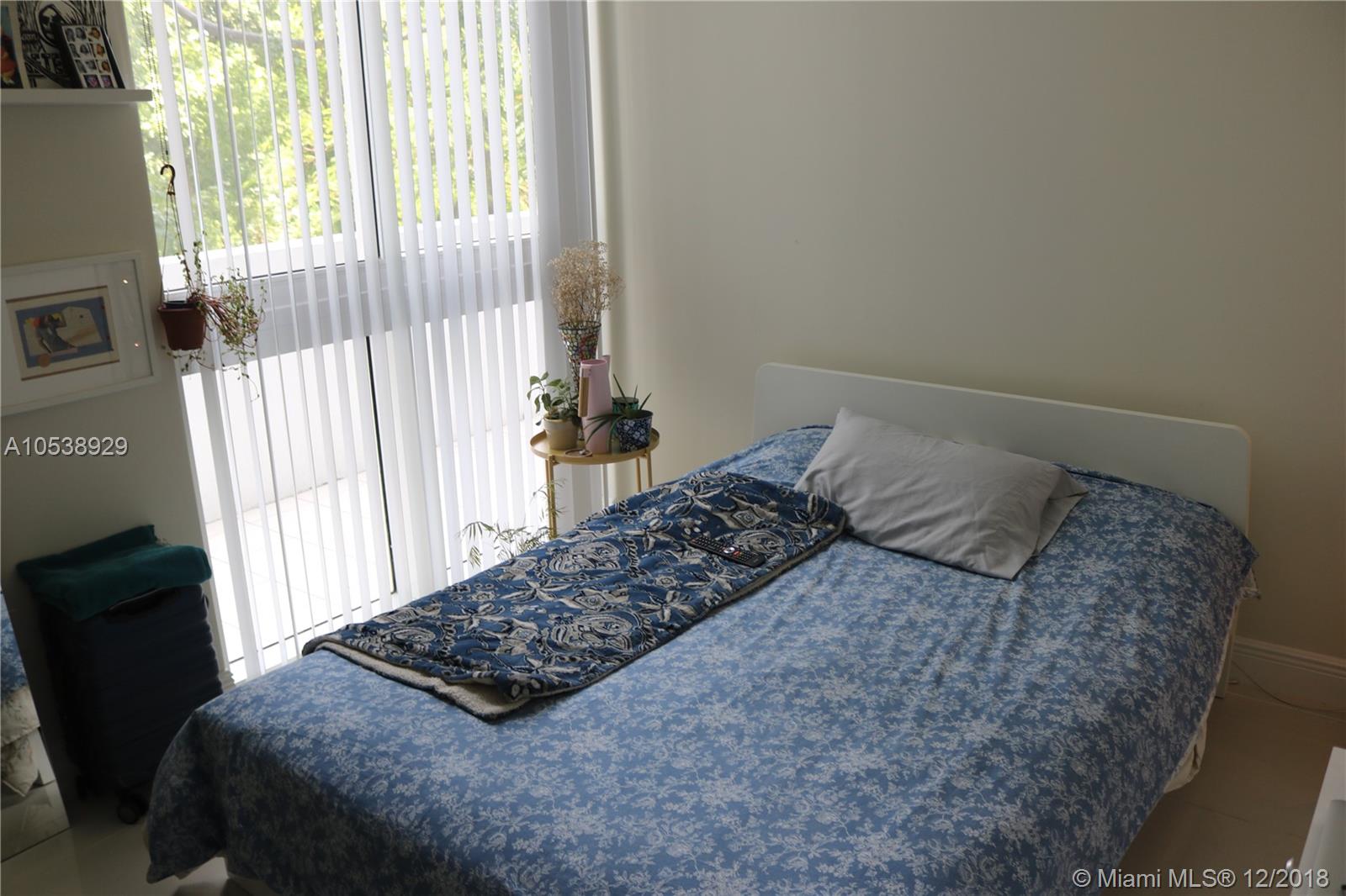 TERRAZAS RIVERPARK VILLAG - Residential Lease