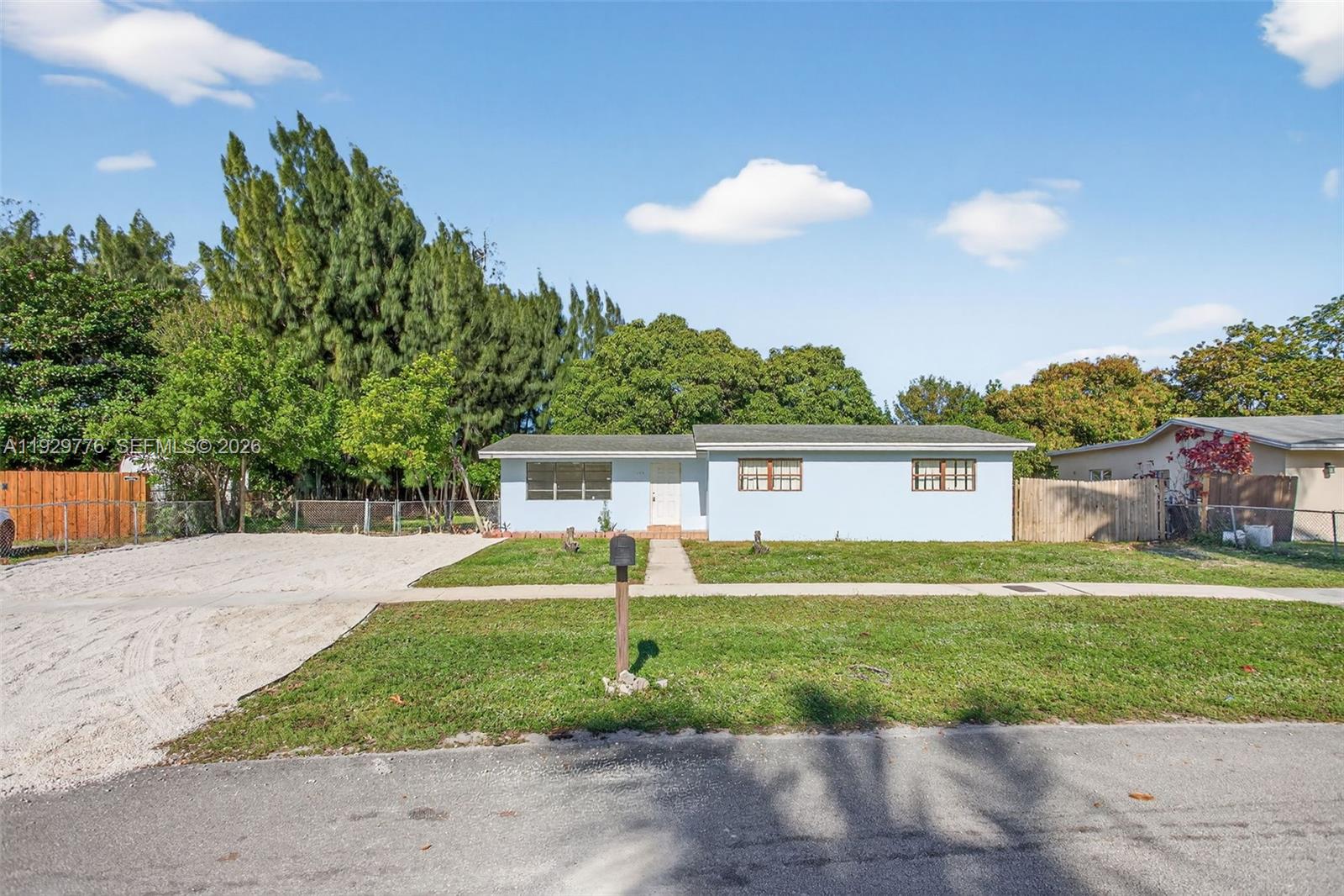 LAUDERDALE VILLAS - Residential