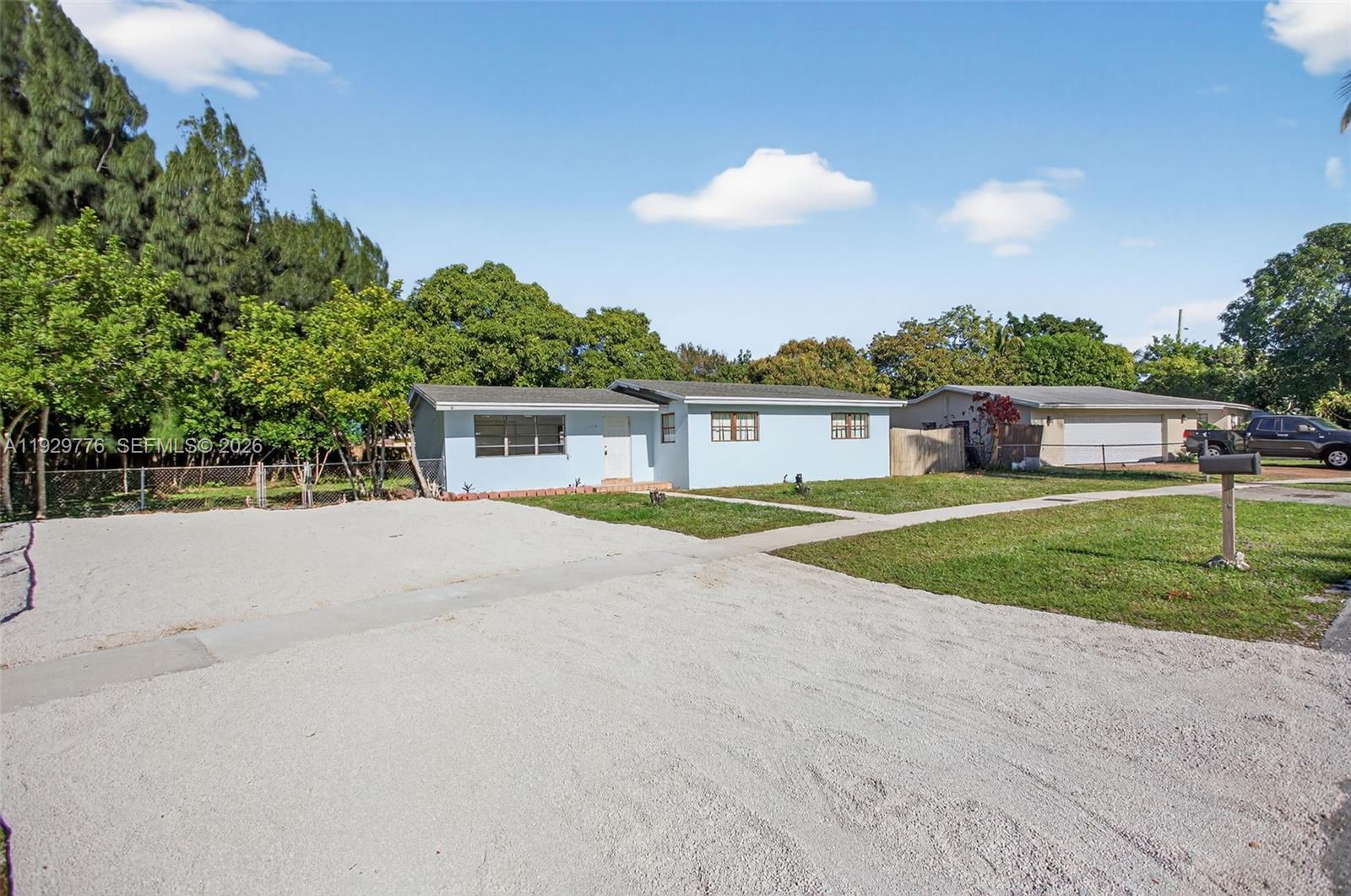 LAUDERDALE VILLAS - Residential