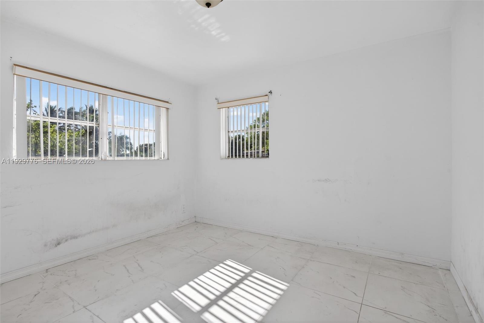 LAUDERDALE VILLAS - Residential