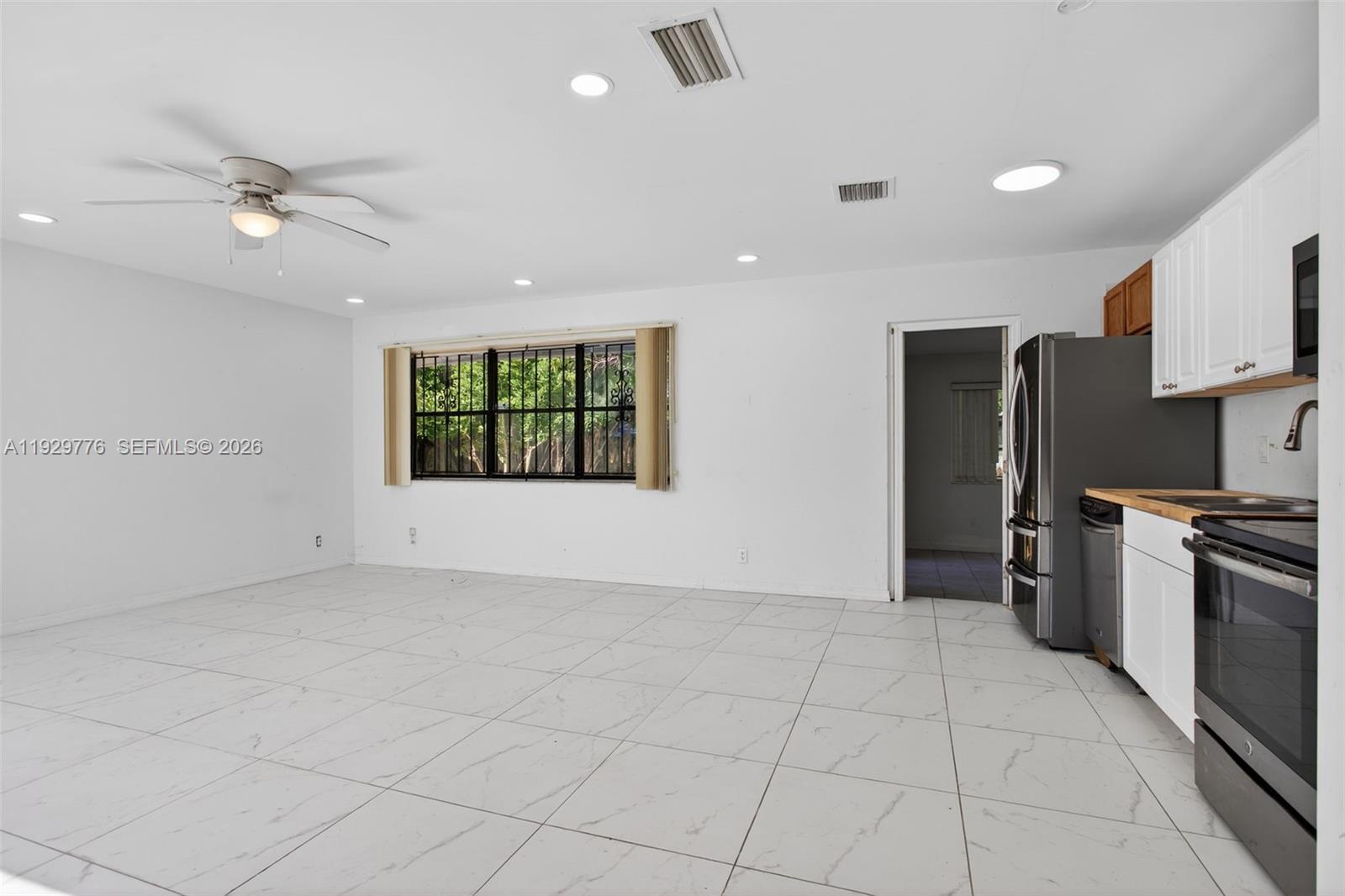 LAUDERDALE VILLAS - Residential