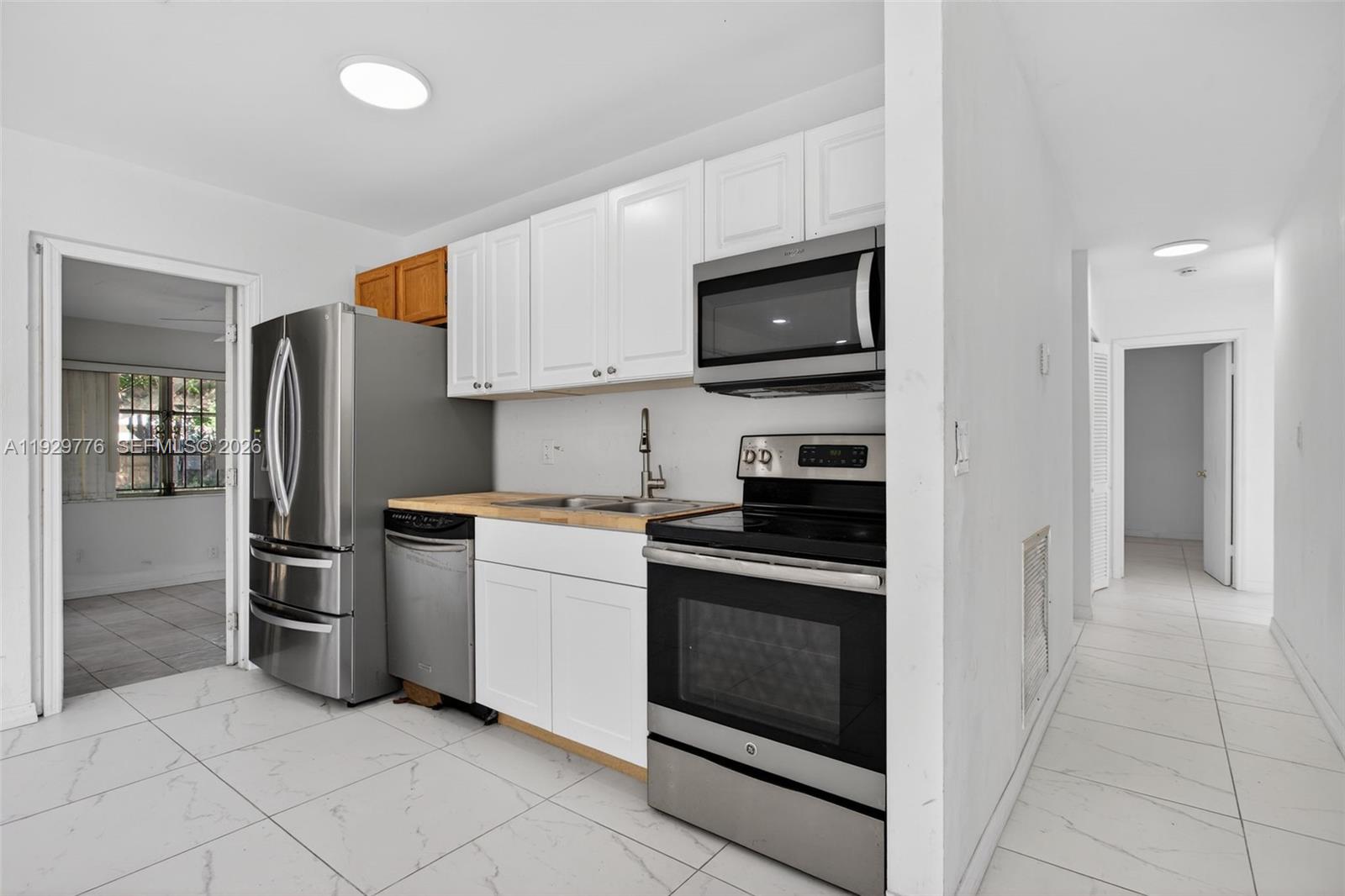 LAUDERDALE VILLAS - Residential