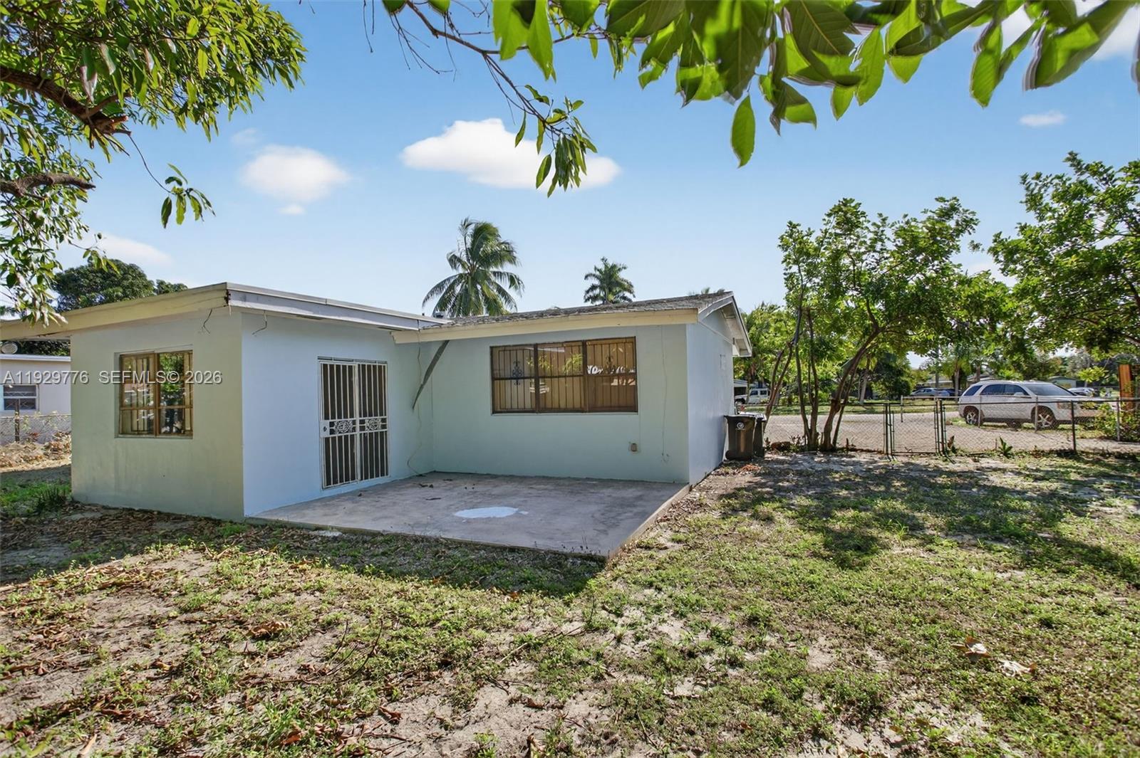 LAUDERDALE VILLAS - Residential