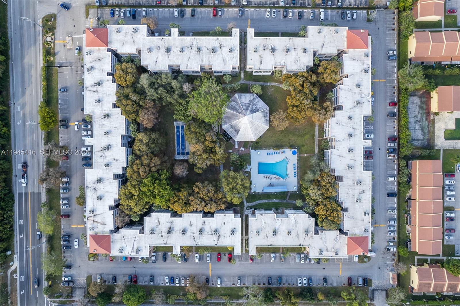 CYPRESS CHASE CONDO NO 8 - Residential