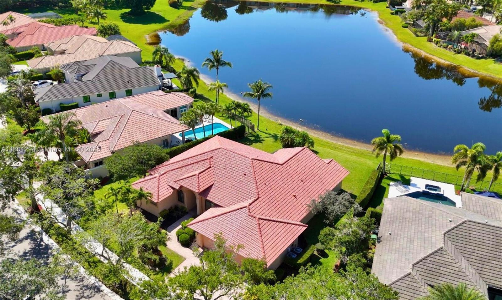 2701 Edgewater Ct