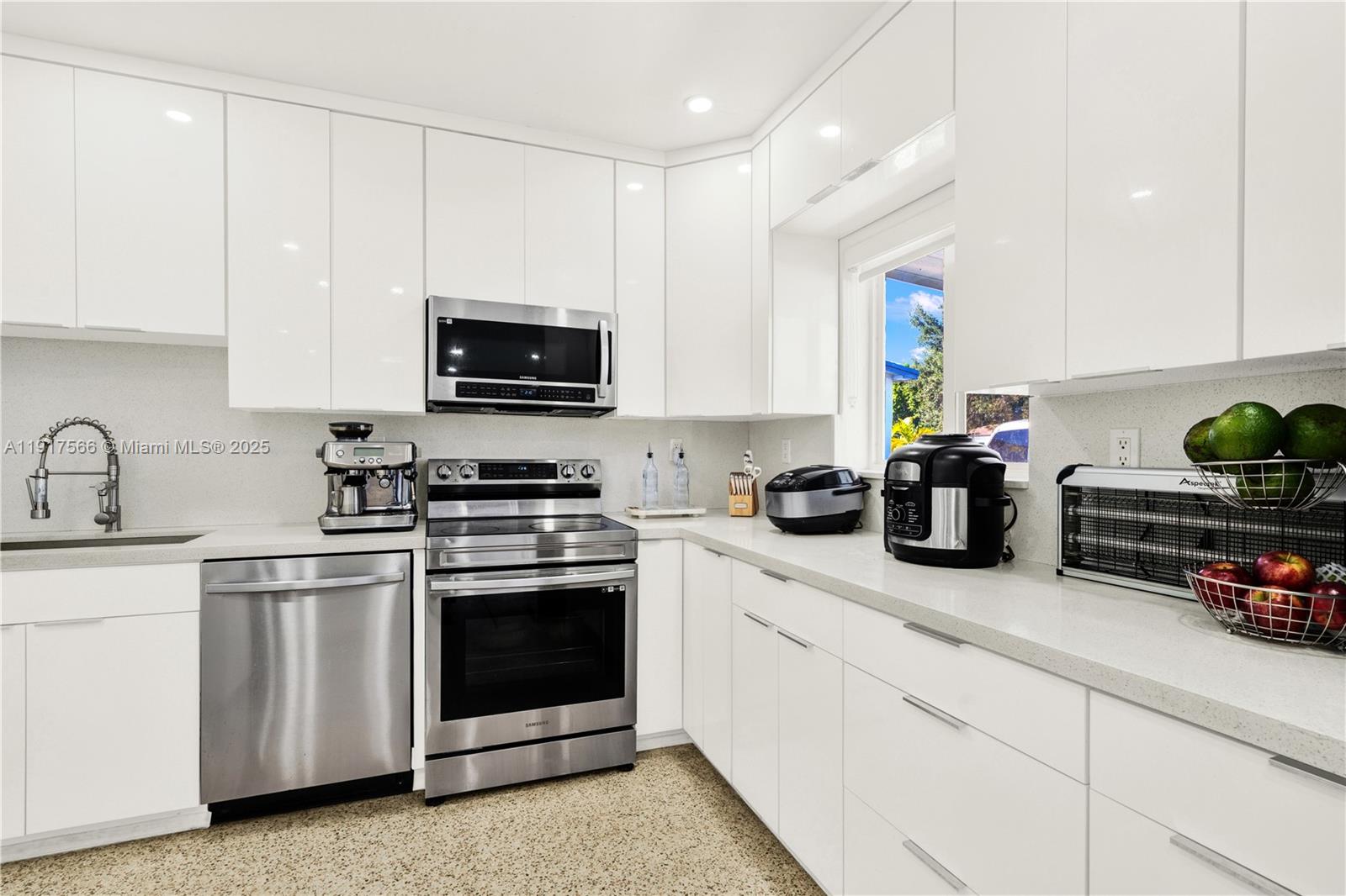 CUTLER RIDGE SEC 3 - Residential