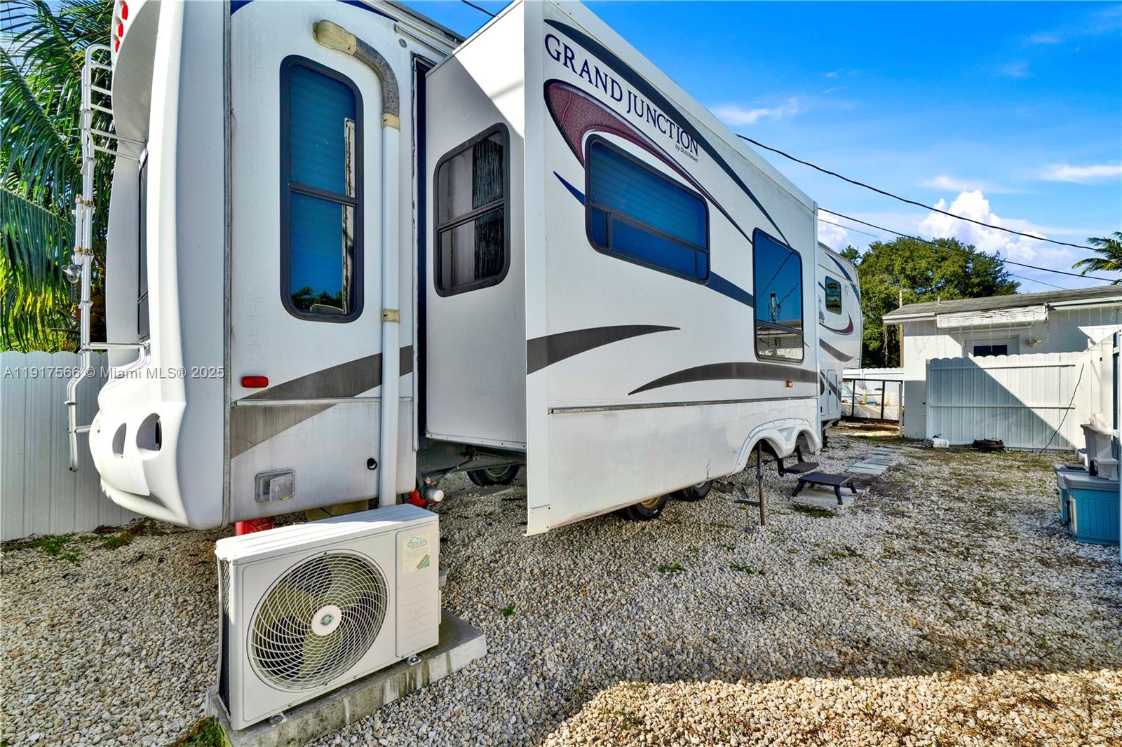 CUTLER RIDGE SEC 3 - Residential