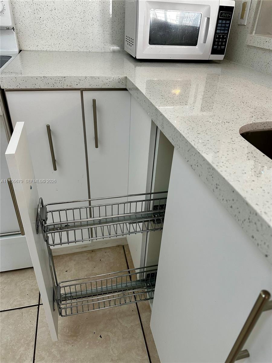 VISCONTI CONDO - Residential