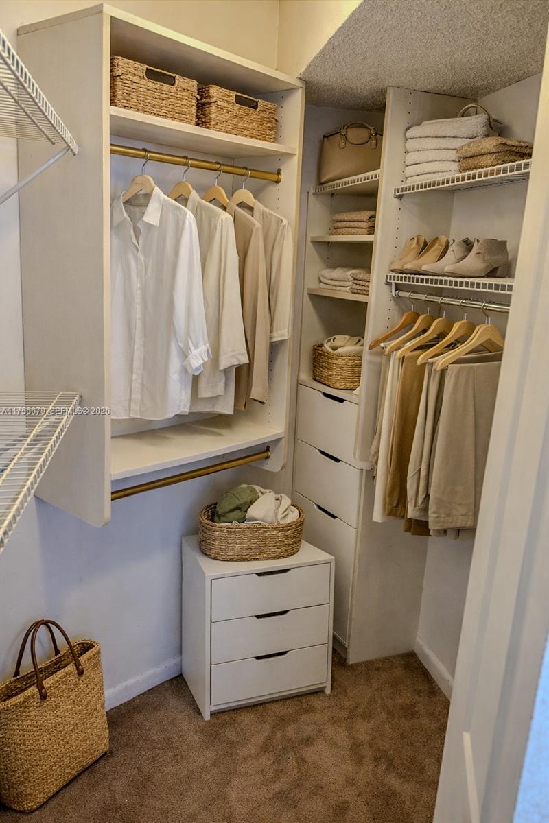 VISCONTI CONDO - Residential