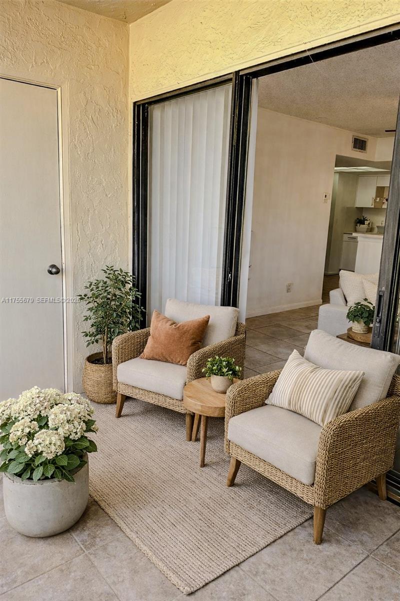 VISCONTI CONDO - Residential