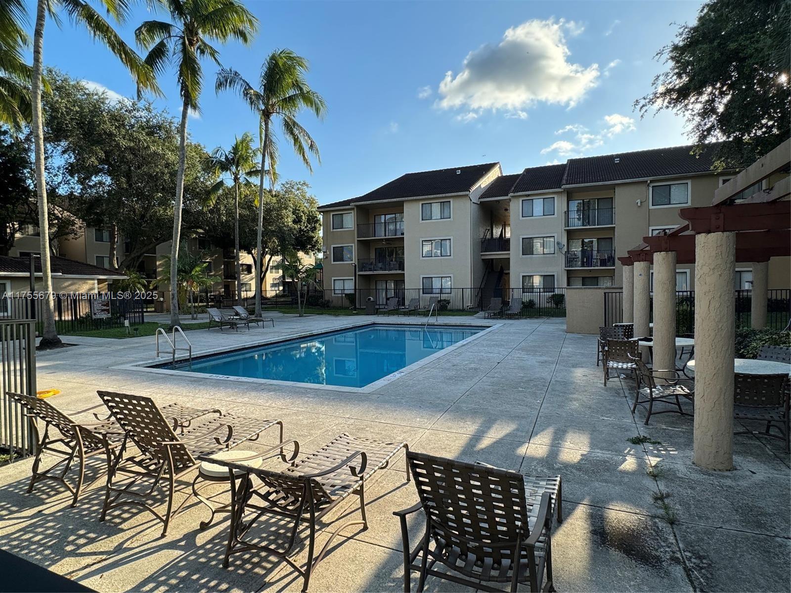 VISCONTI CONDO - Residential