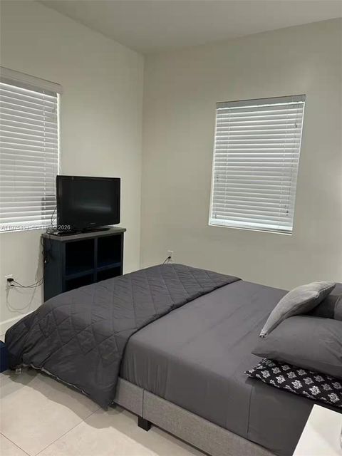 245 NE 33rd St 207 Miami FL 33137