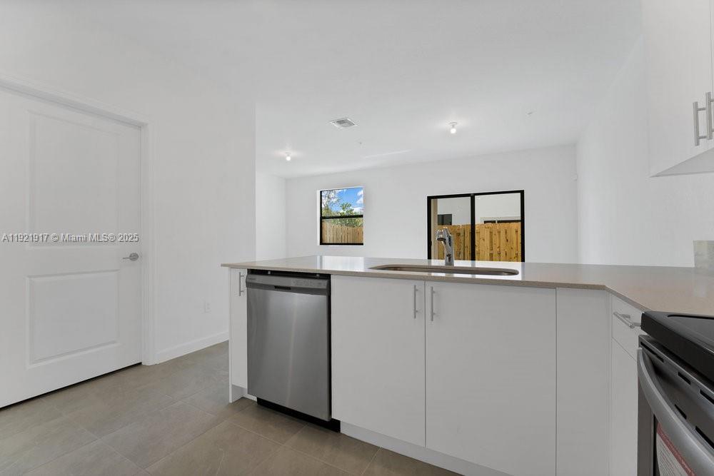 SUNSET PINES - Residential Lease