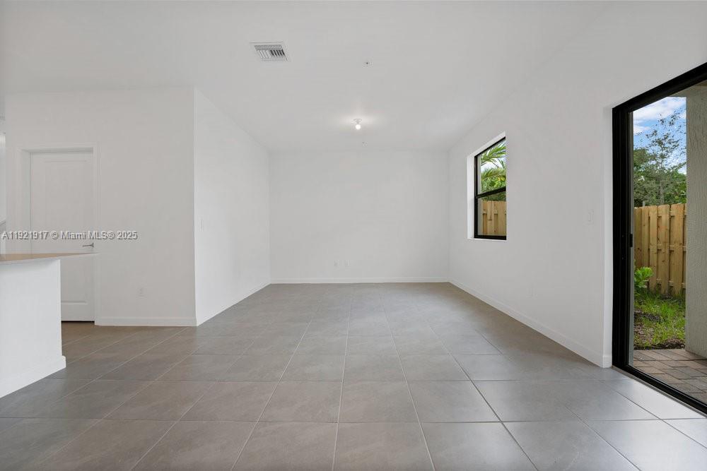 SUNSET PINES - Residential Lease