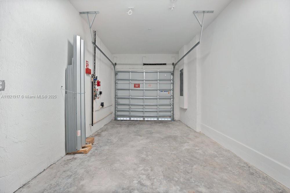 SUNSET PINES - Residential Lease