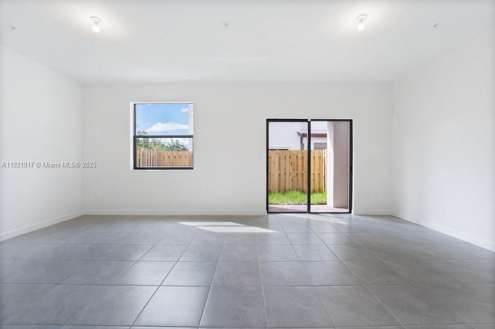 SUNSET PINES - Residential Lease