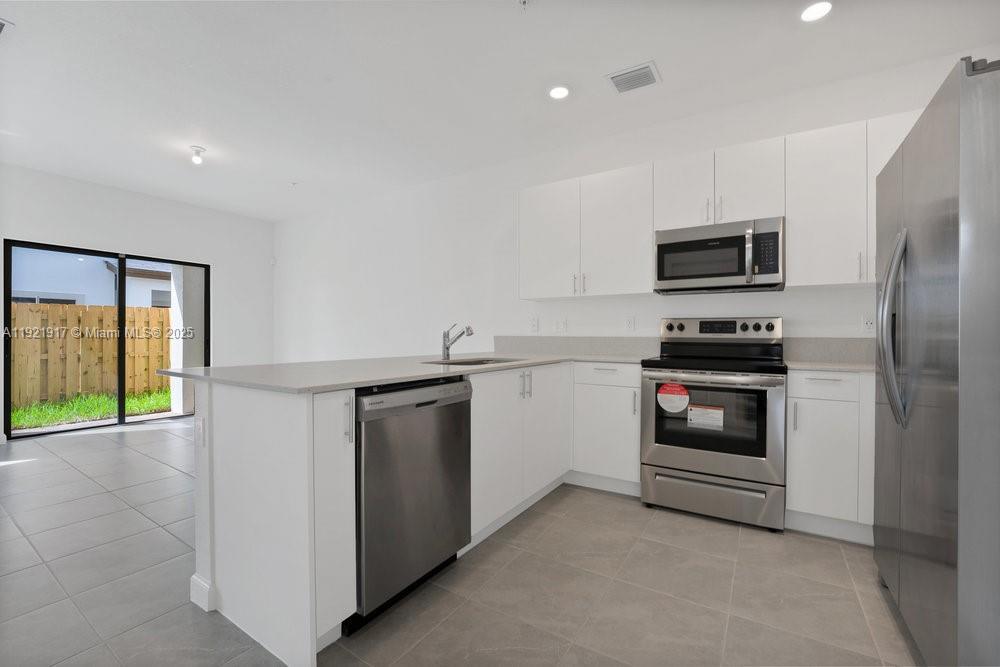 SUNSET PINES - Residential Lease