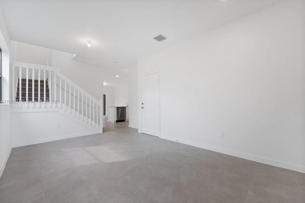 SUNSET PINES - Residential Lease