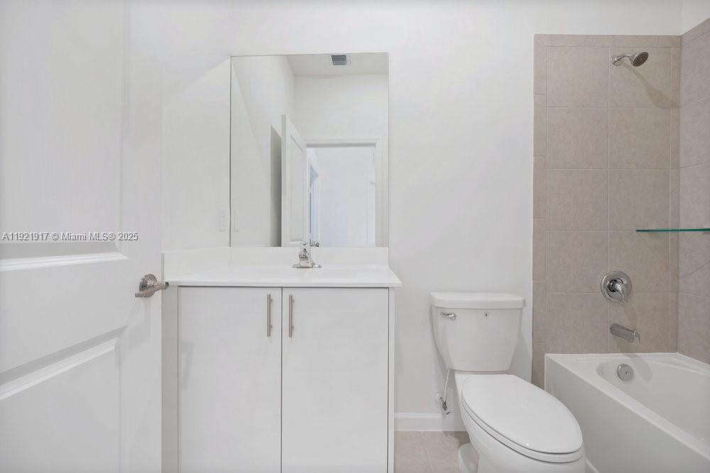 SUNSET PINES - Residential Lease