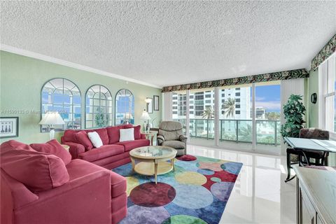 Condominium in Hollywood FL 2501 Ocean Dr Dr 4.jpg