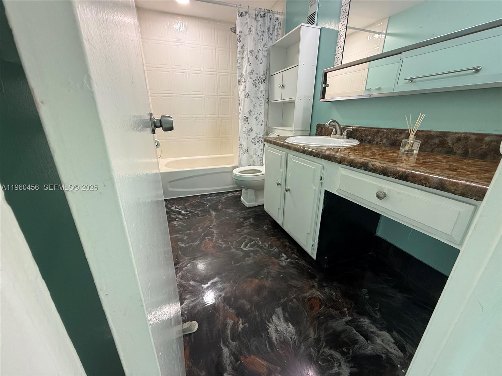 ST ANDREWS COURT CONDO - Residential