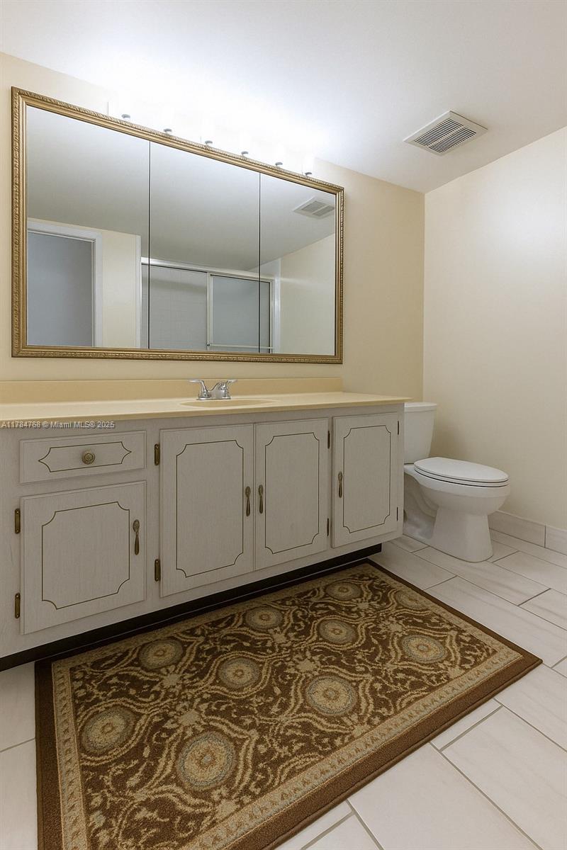LAKE POINT TOWER CONDOMIN - Residential