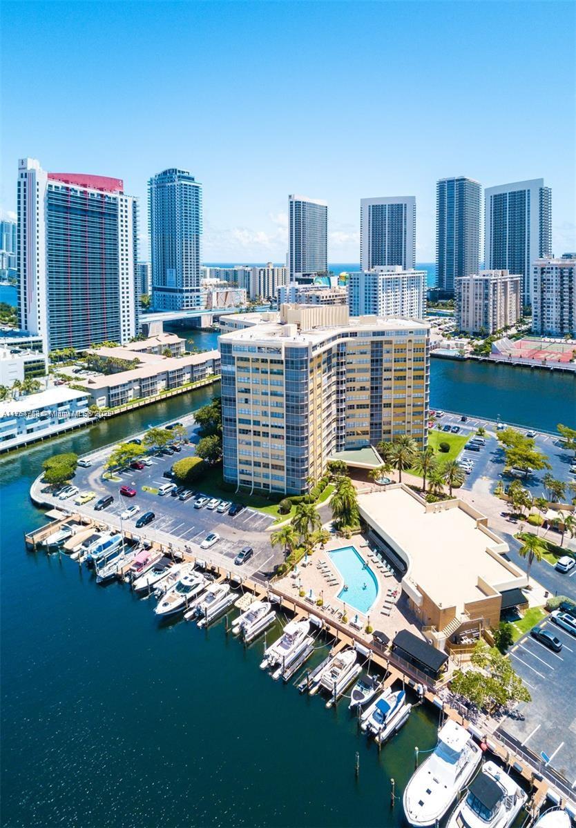 LAKE POINT TOWER CONDOMIN - Residential