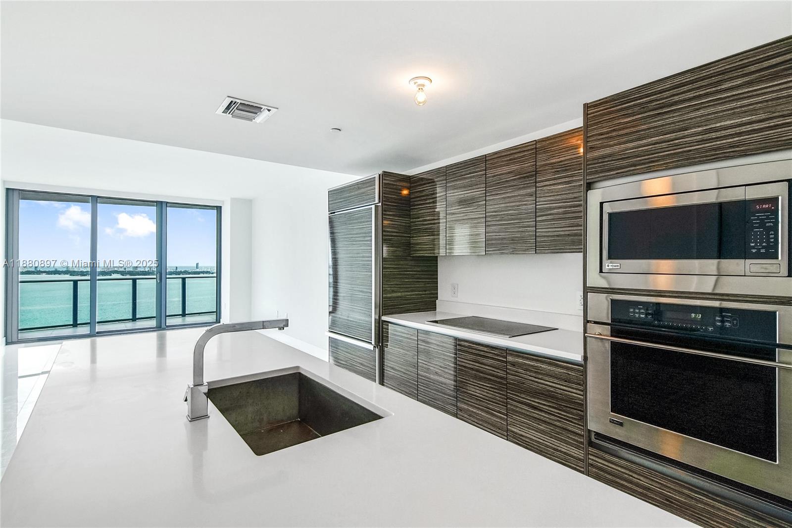 ICON BAY CONDO - Residential Lease
