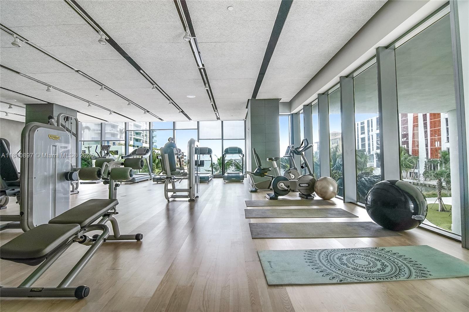 ICON BAY CONDO - Residential Lease