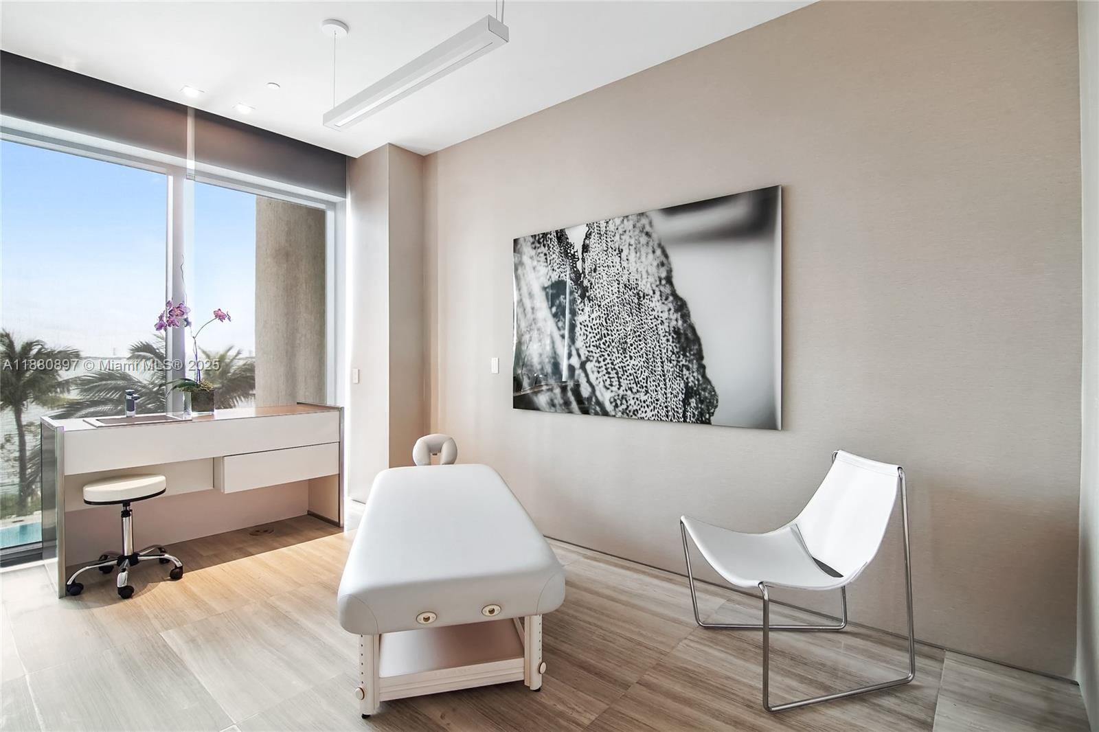 ICON BAY CONDO - Residential Lease