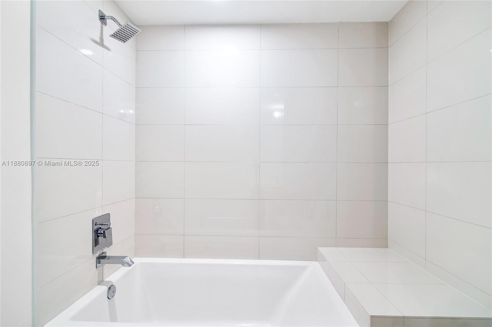 ICON BAY CONDO - Residential Lease