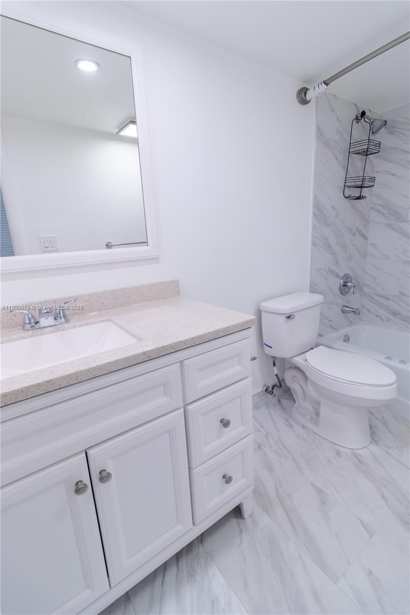 PROMENADE AT KENDALE LAKE - Residential