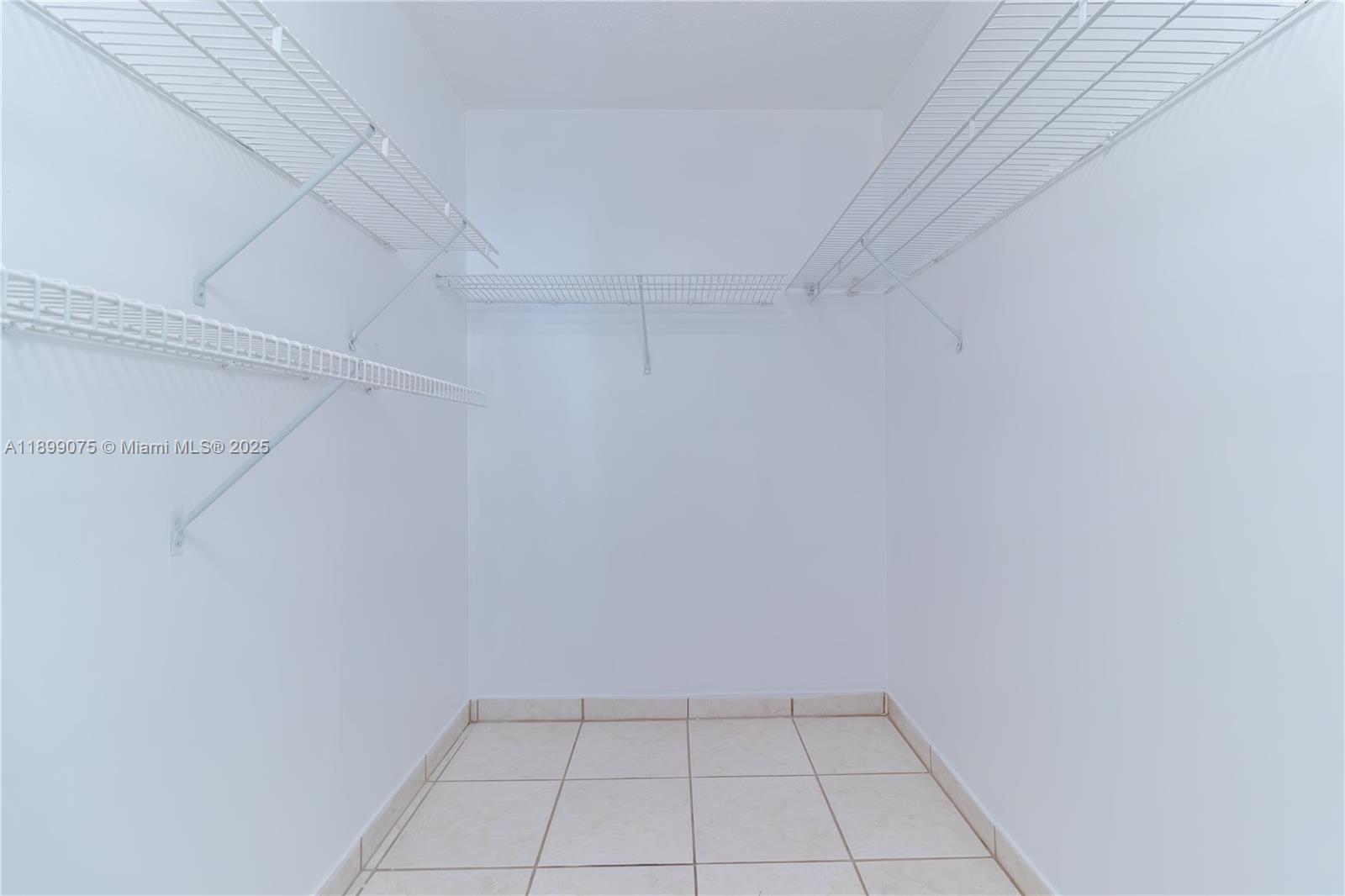 PROMENADE AT KENDALE LAKE - Residential