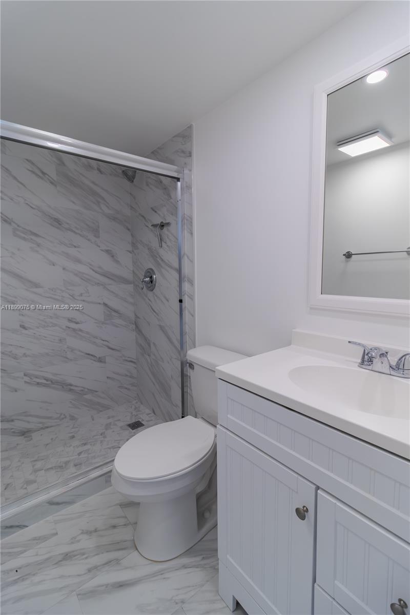 PROMENADE AT KENDALE LAKE - Residential