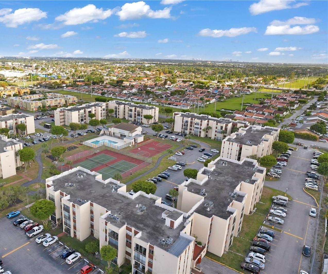 VERSAILLE GARDENS I CONDO - Residential