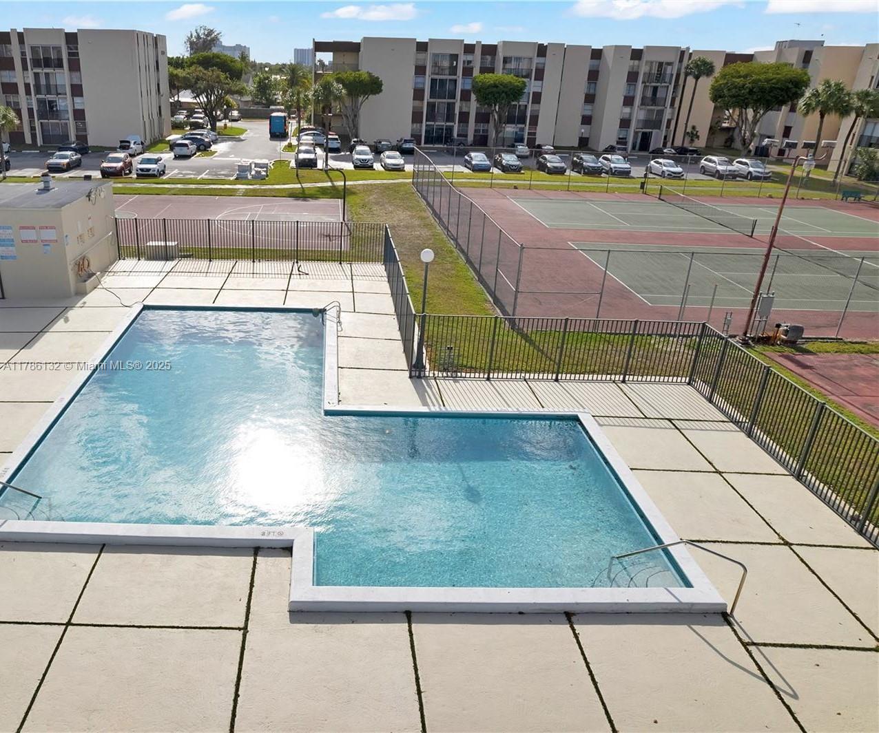 VERSAILLE GARDENS I CONDO - Residential