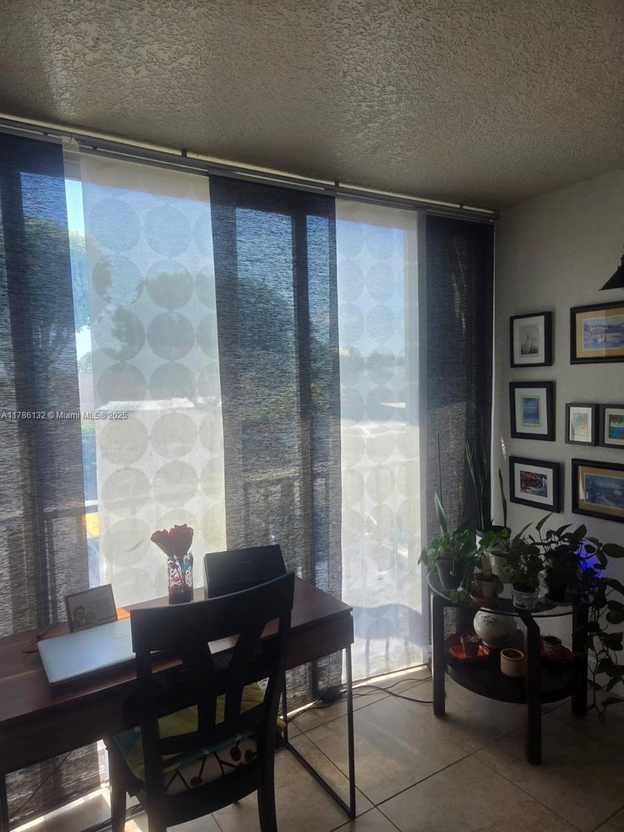 VERSAILLE GARDENS I CONDO - Residential