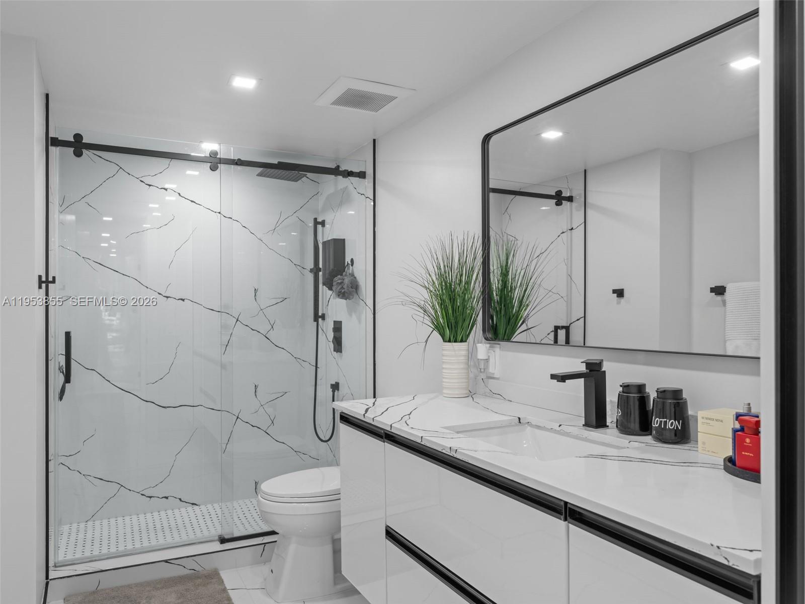 TOWERS OF KENDALE LAKES C - Residential