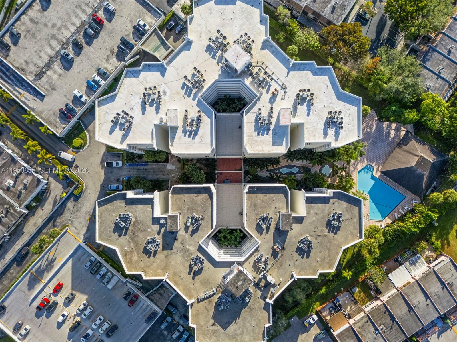 TOWERS OF KENDALE LAKES C - Residential