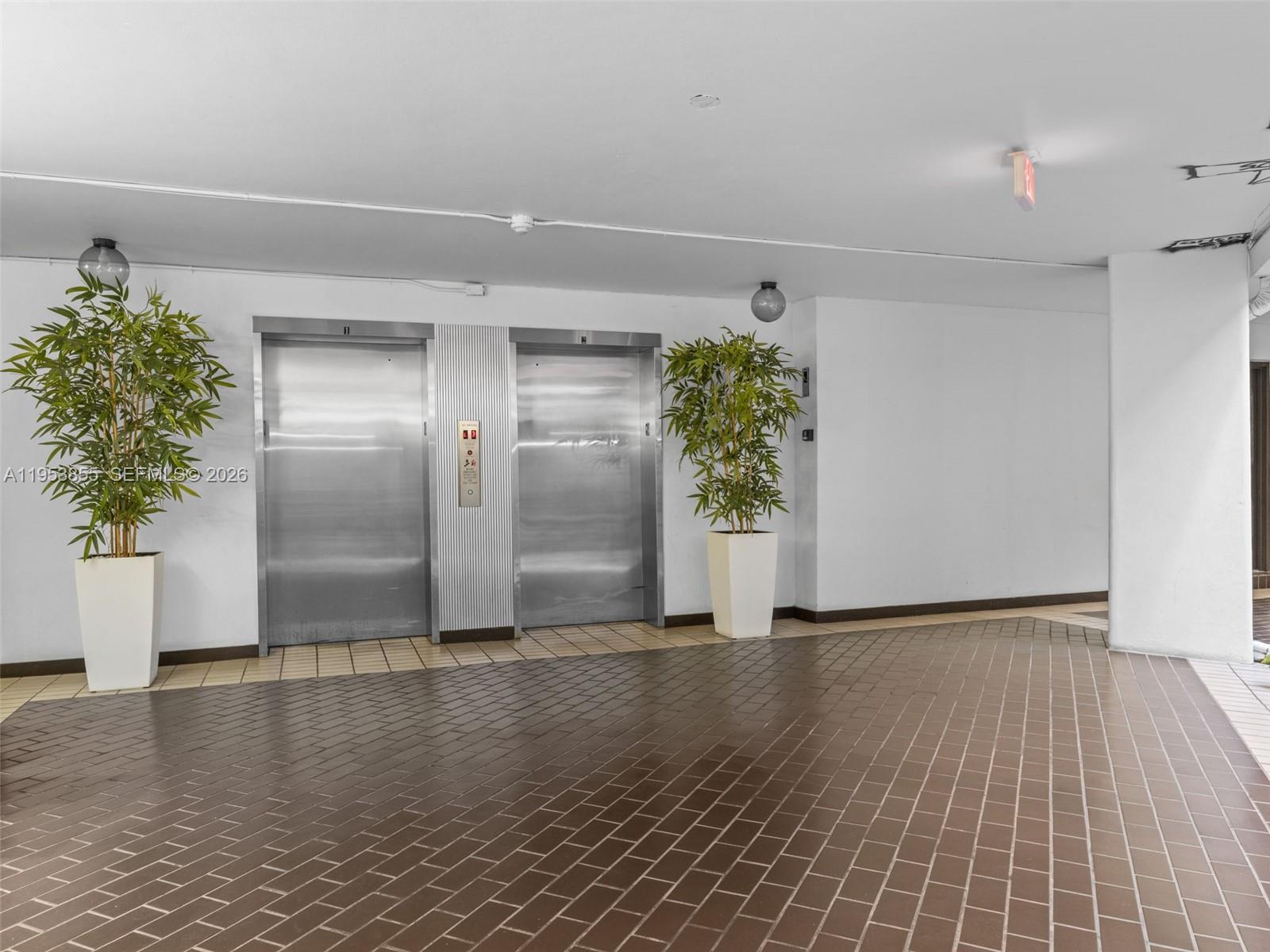 TOWERS OF KENDALE LAKES C - Residential