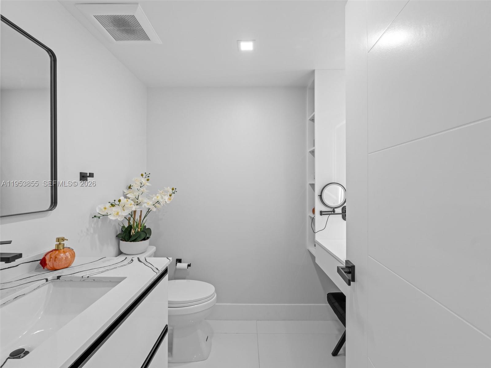 TOWERS OF KENDALE LAKES C - Residential