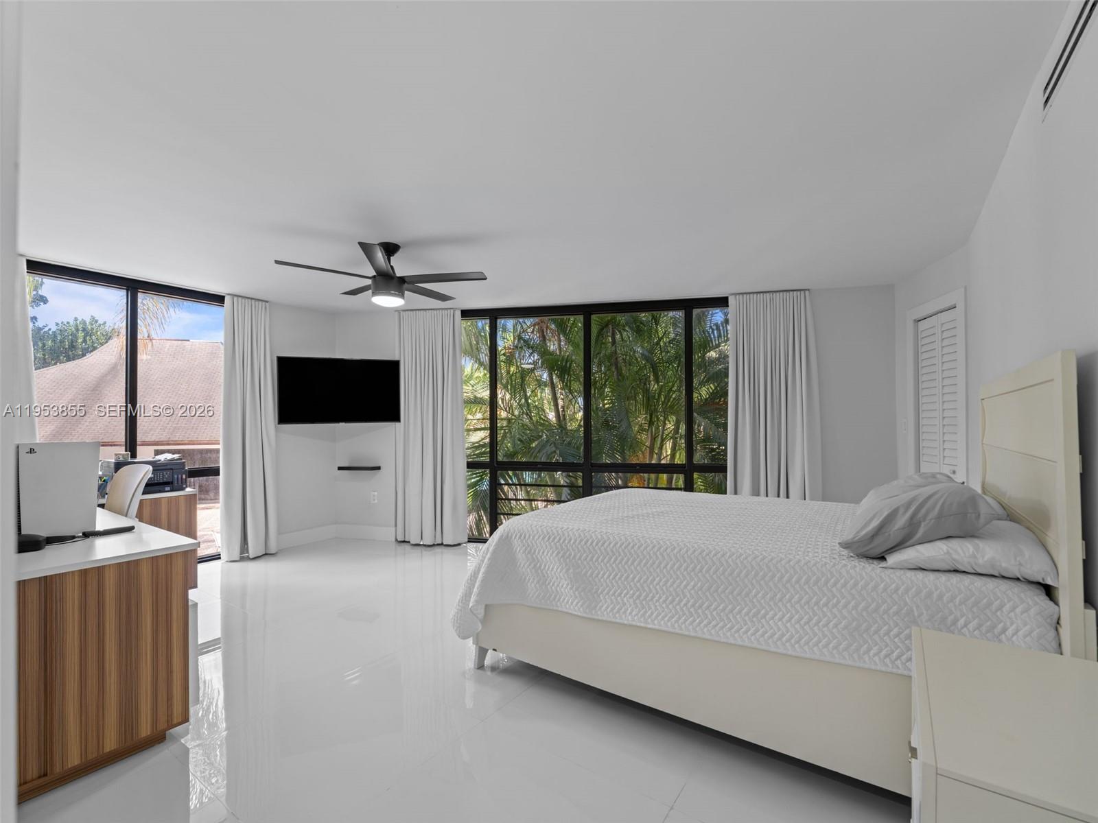 TOWERS OF KENDALE LAKES C - Residential