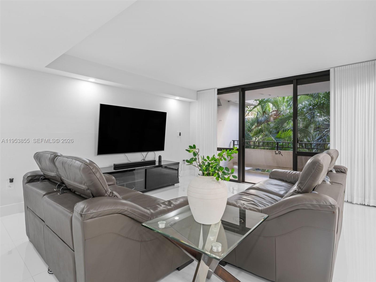 TOWERS OF KENDALE LAKES C - Residential