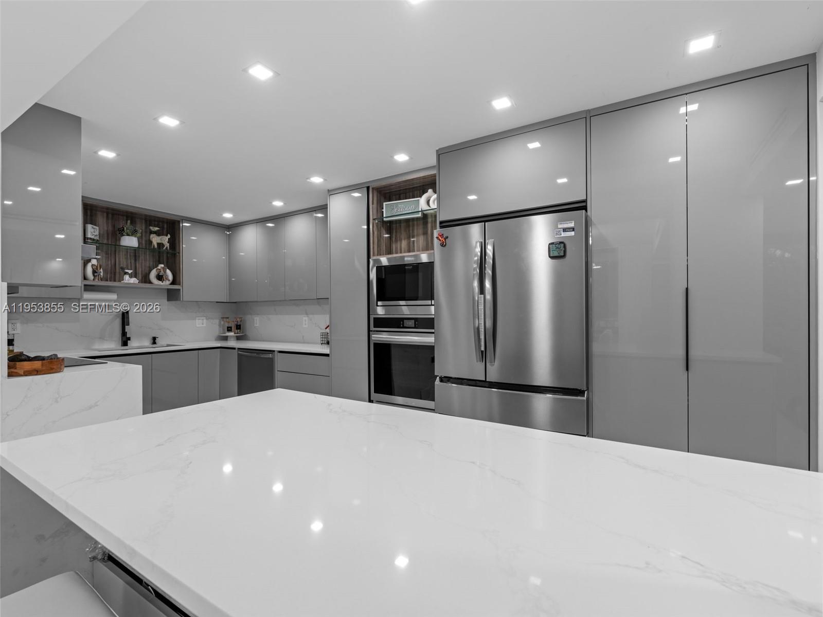 TOWERS OF KENDALE LAKES C - Residential