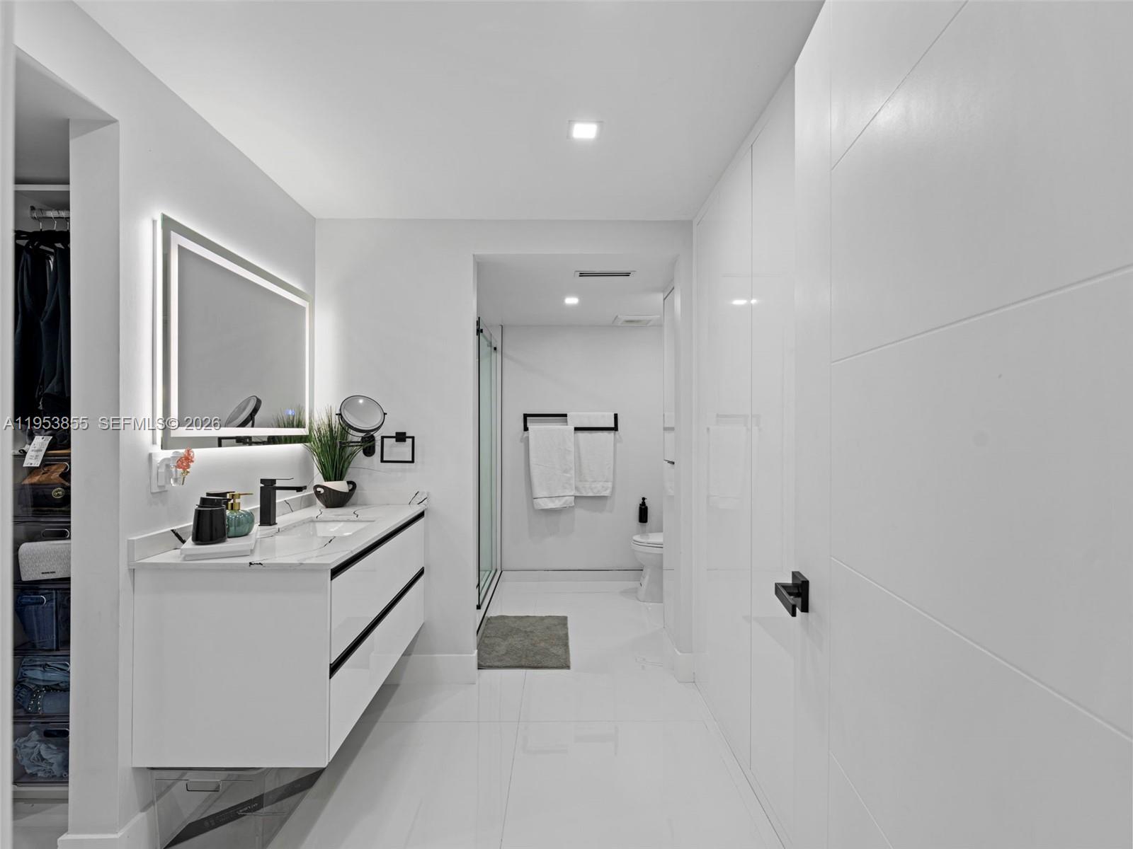 TOWERS OF KENDALE LAKES C - Residential